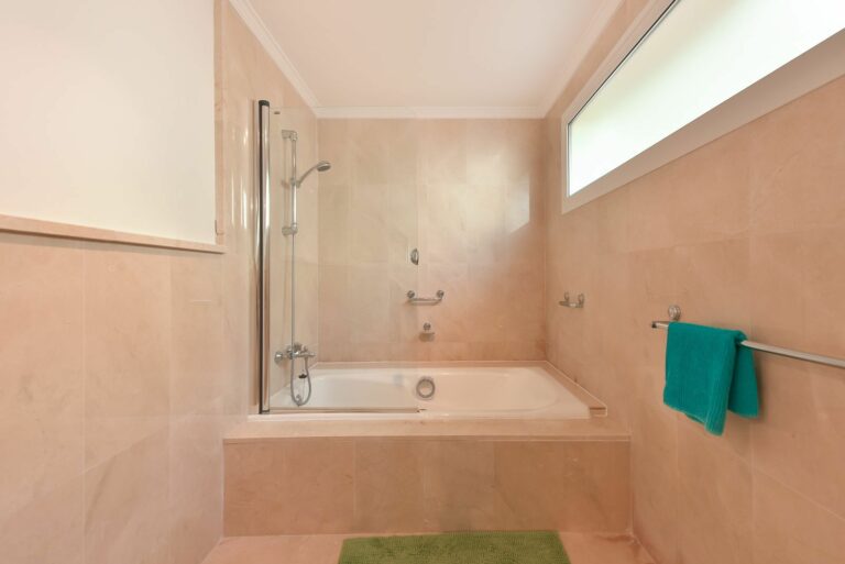 8ebdc6b5e7eb8378b1524153f2703016 - 12