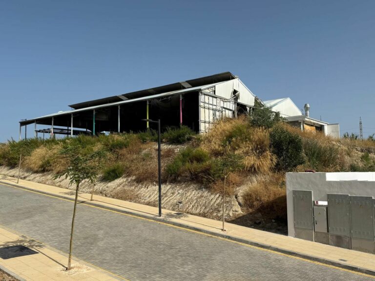 8fe056a50a61120ce7dcc61a1d9570f3 - 1