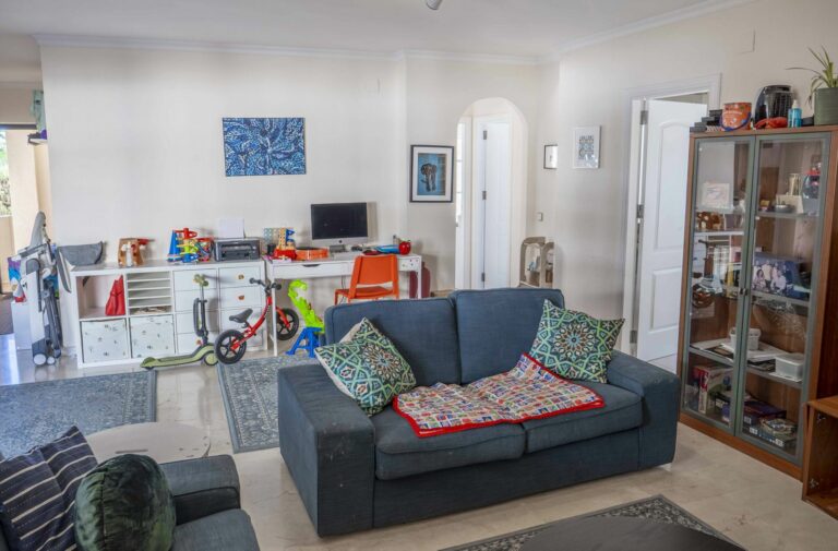 9002aa89936961f430d3f138d4220686 - 8