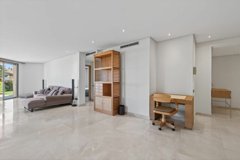 90b17a2cae818f46d20030b06df84845 - 10