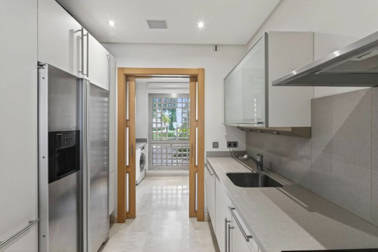 90b17a2cae818f46d20030b06df84845 - 16