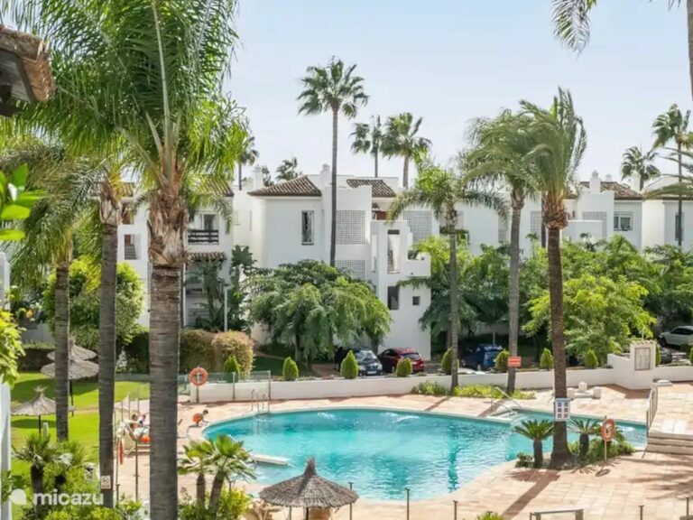 912b256df1f698f1b2b04c00dd404c01 - 1