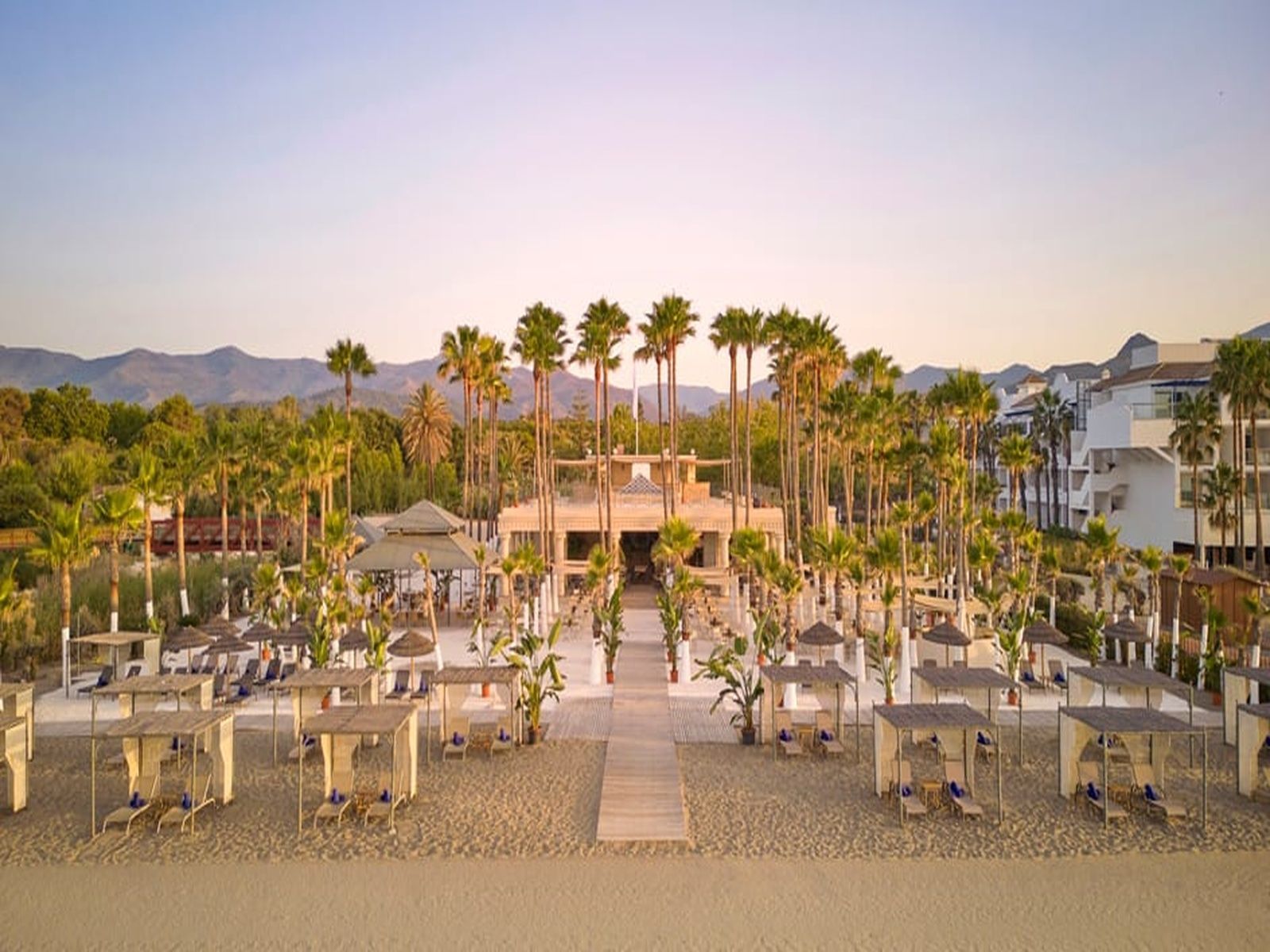 912b256df1f698f1b2b04c00dd404c01 - 11