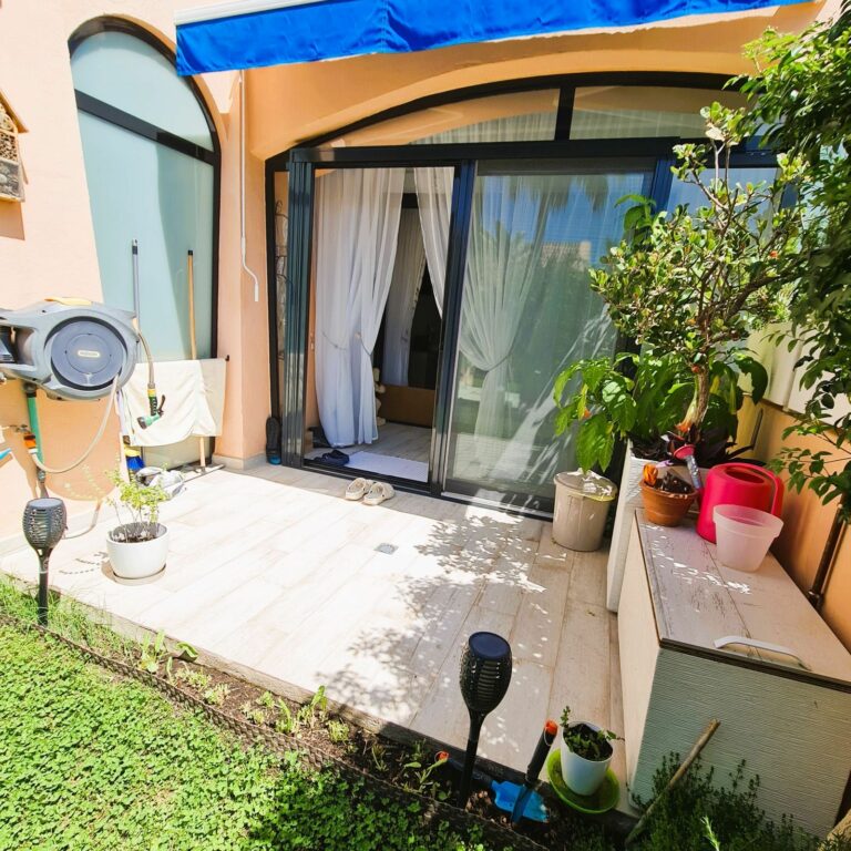 918bc5a55fd29ab3d4bc14feefe45d6e - 1