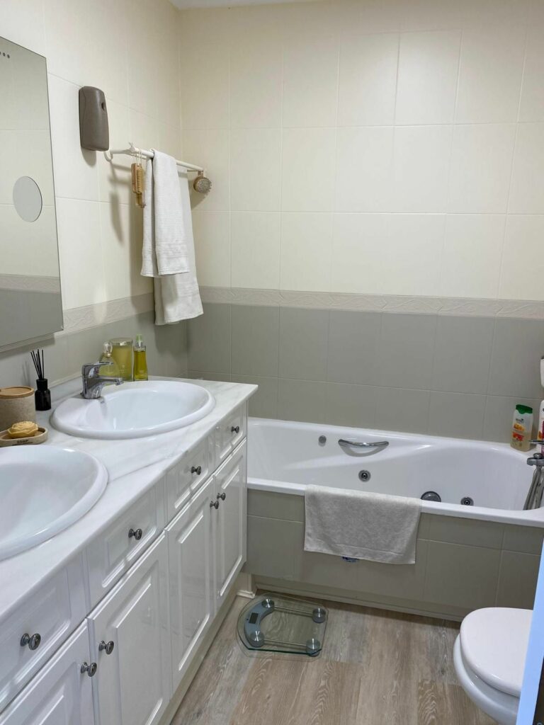 93c49675396428b99f232c64c253563c - 12