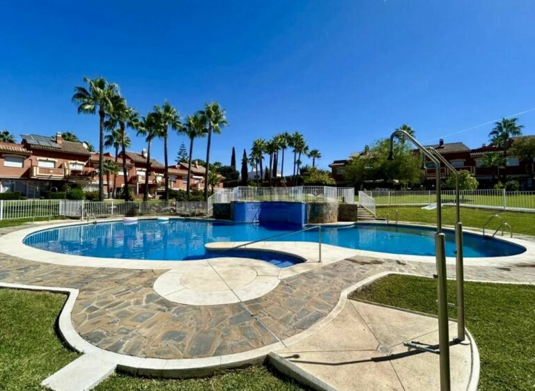 945b6ef6e0e9edc2d17e9f7058541eda - 3