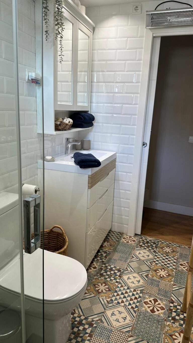 983abd4990e4e3fe47376e447f2de03e - 16