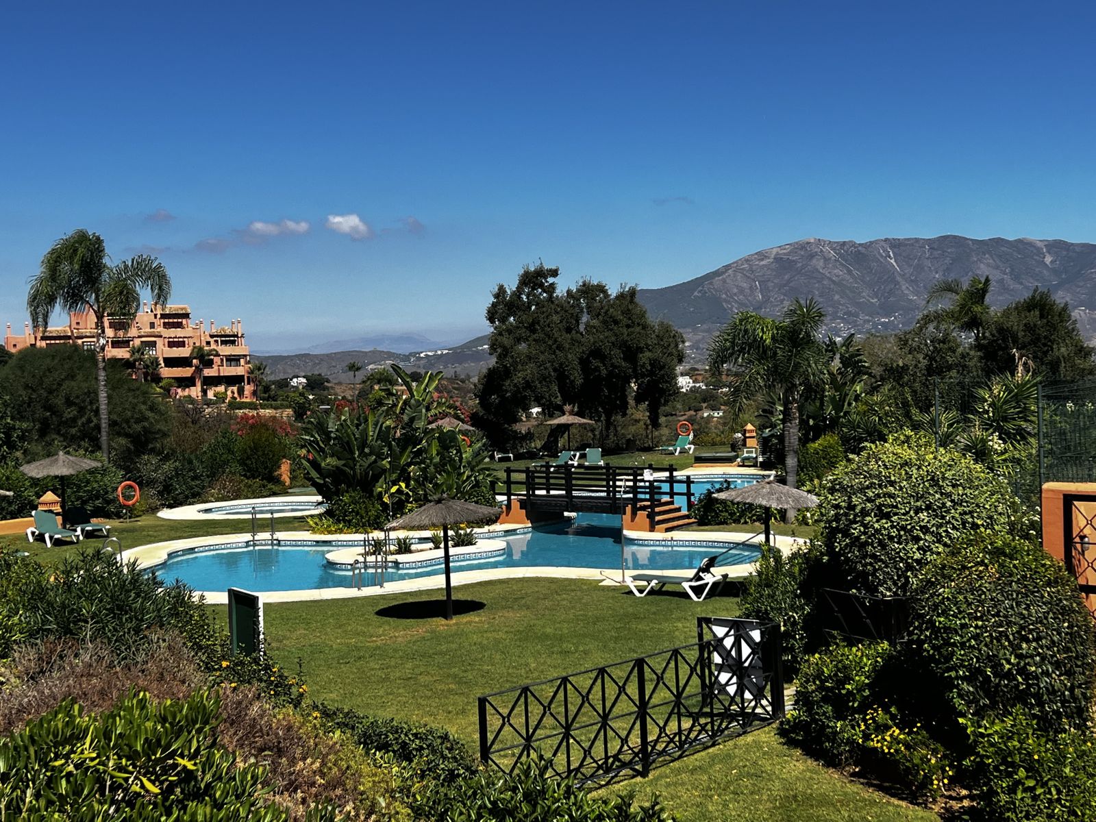 98ac13bf4c8d849fb73eeebec19251c5 - 14