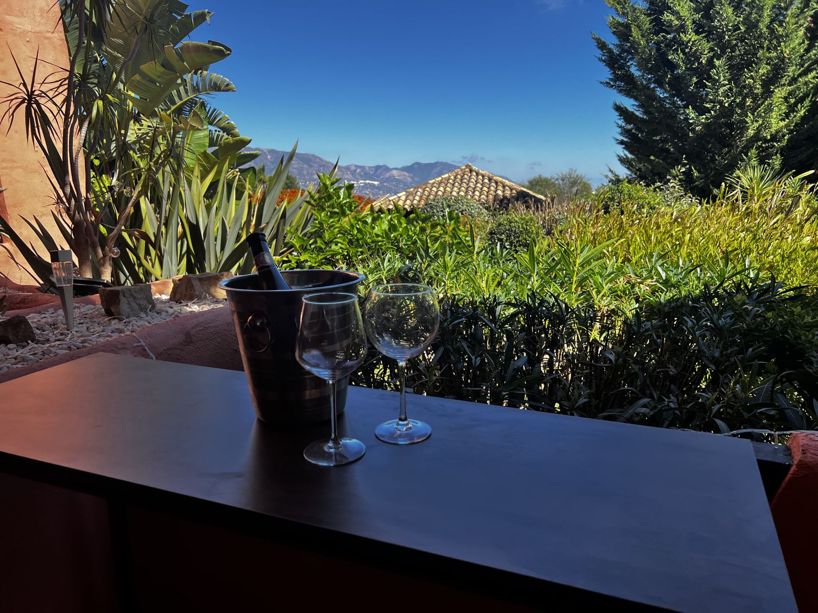 98ac13bf4c8d849fb73eeebec19251c5 - 15