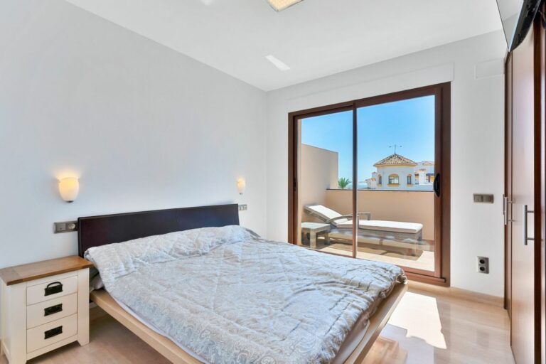 9b71776b22c1d944604d86a629865030 - 11