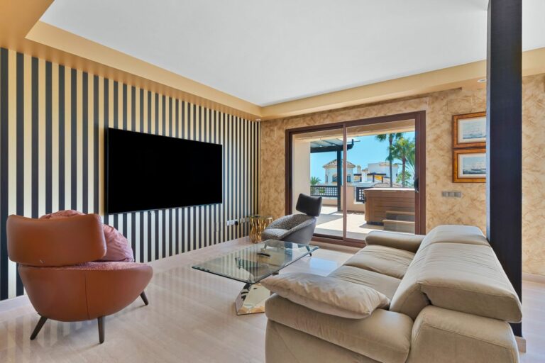 9b71776b22c1d944604d86a629865030 - 12