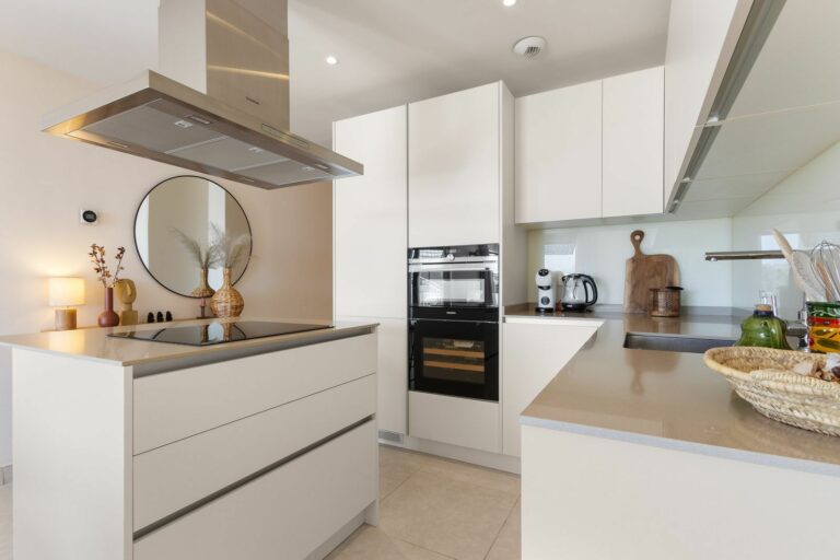 9b9e394861fa0a48387173622bdaea32 - 16