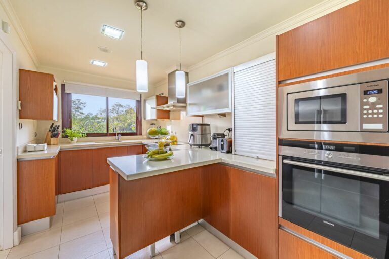 9c6cf3723f7bad42cb517331184b6249 - 10