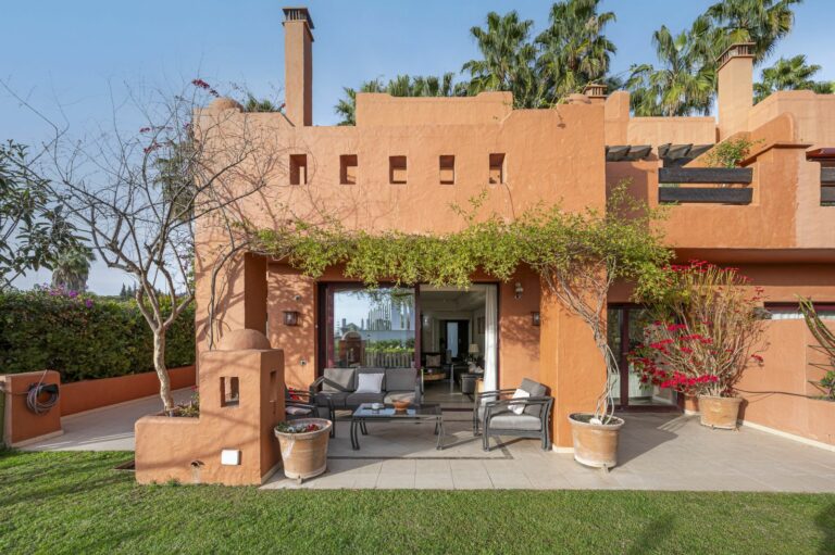 9c6cf3723f7bad42cb517331184b6249 - 14