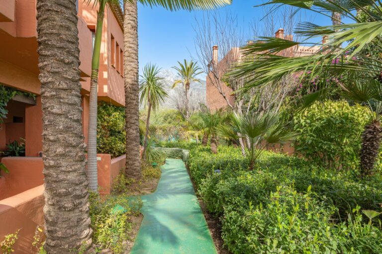 9c6cf3723f7bad42cb517331184b6249 - 15