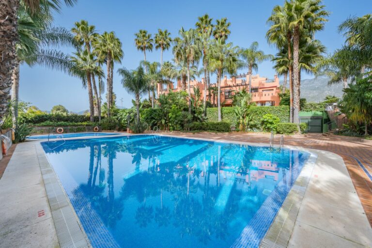 9c6cf3723f7bad42cb517331184b6249 - 16