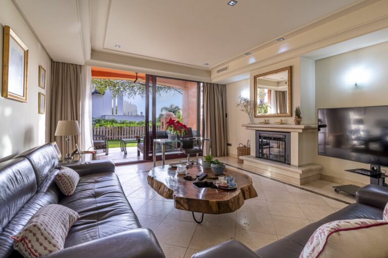 9c6cf3723f7bad42cb517331184b6249 - 5