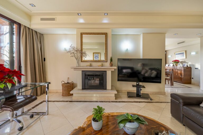 9c6cf3723f7bad42cb517331184b6249 - 7