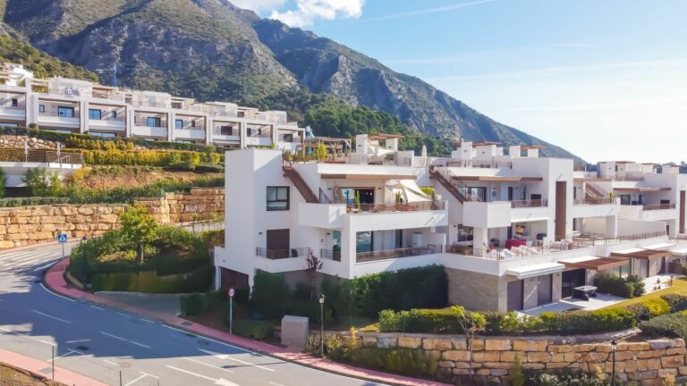 9c94216ffd0f9b46b98e50d3242025cc - 2