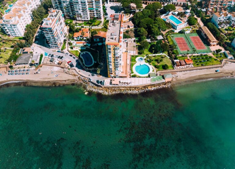 9dfc959dd45c84c121759d4cbeee763f - 12