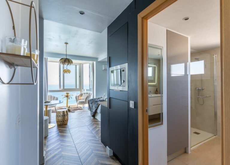 9dfc959dd45c84c121759d4cbeee763f - 8