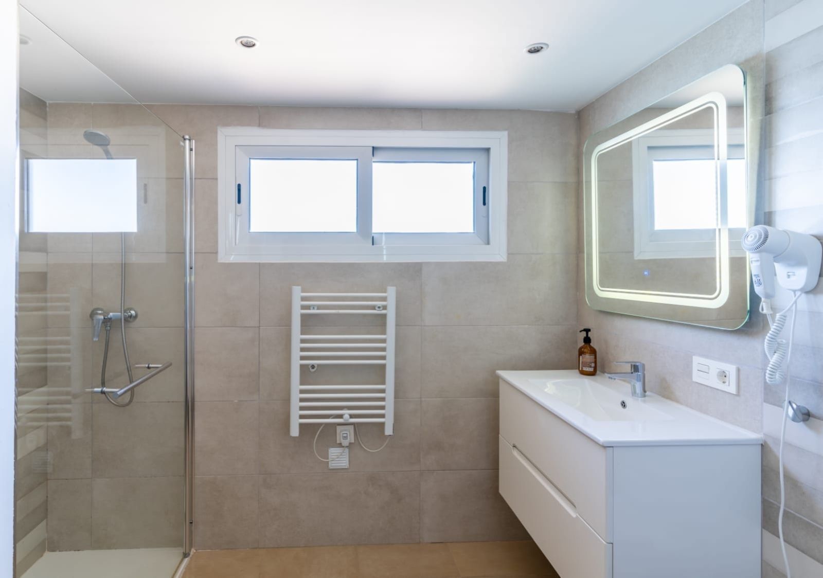 9dfc959dd45c84c121759d4cbeee763f - 9