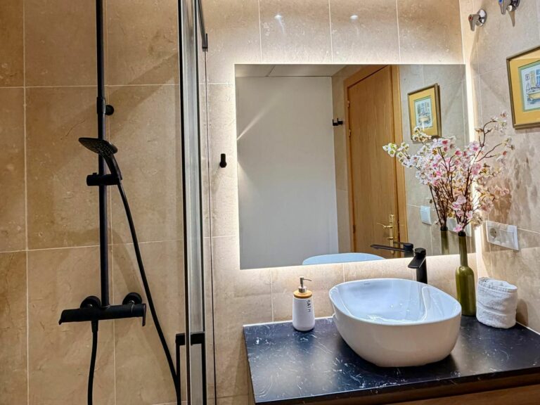 9ee8c9644972674a879a48e5014e2cb9 - 16