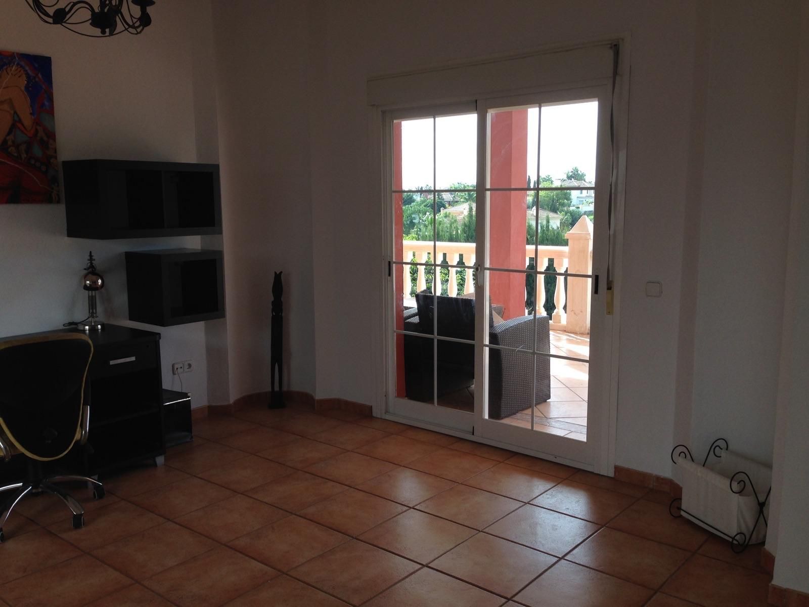 9f6c1a8faa93ad436dd489e98b3502c9 - 4