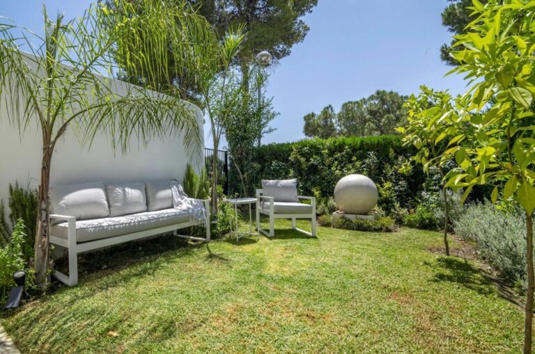 9fe51e792842bcbda181650fe0a9249b - 4