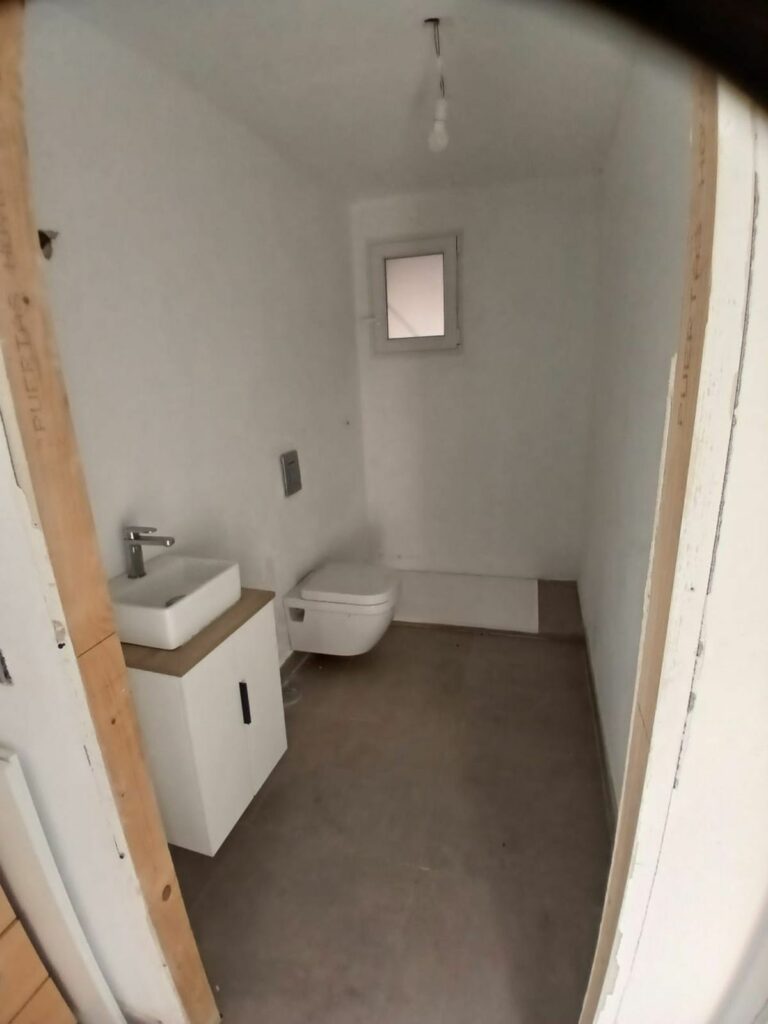 a0aed1ba71006b2dfbff28eca22f3a7d - 12