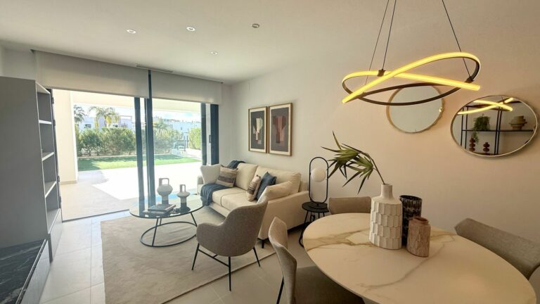 a0bac6c9b90c802abe461427b6ac4ff8 - 1