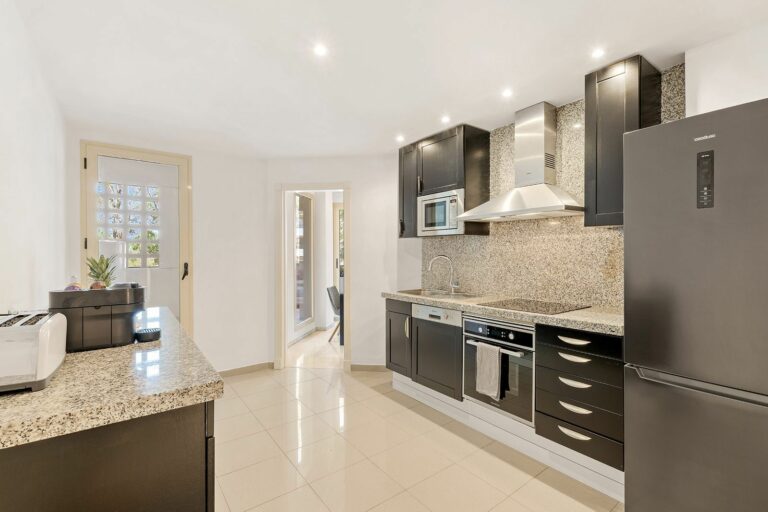 a0bdf9a127be9c07cf259d1003ef41d1 - 8