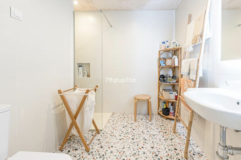 a1c9acf5edb0ab38798f18e94e2178d9 - 12