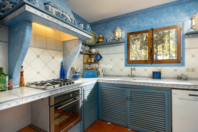 a41adb18442f9d077fdaf3bf9487ec9e - 12