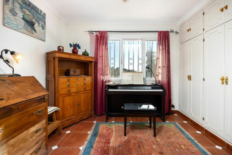 a41adb18442f9d077fdaf3bf9487ec9e - 16