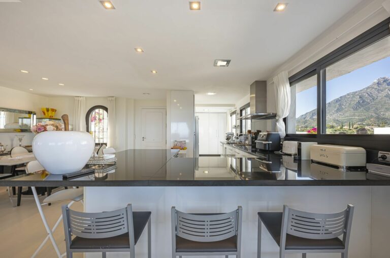 a557d47d14ddef5ff48a169797b63ef3 - 13