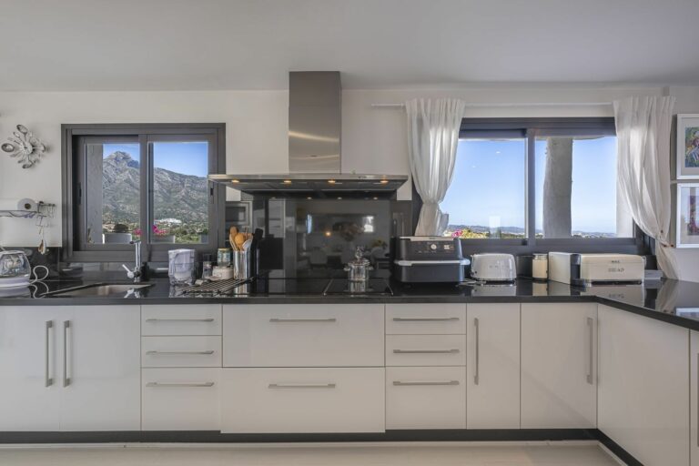 a557d47d14ddef5ff48a169797b63ef3 - 14