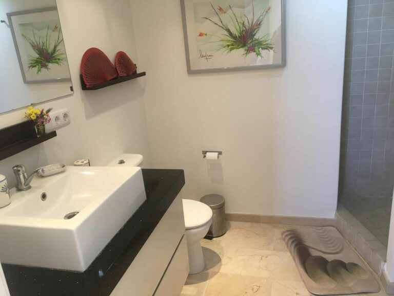 a5be54fa3e5418f362e91605d8dfced9 - 16