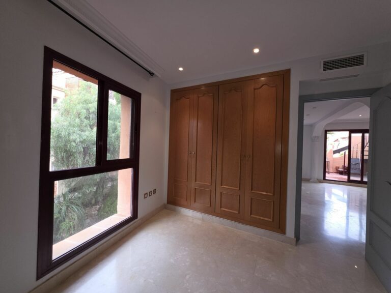 a6f4030451526de673897ee193bec1da - 13