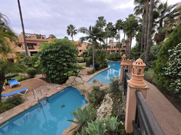 a6f4030451526de673897ee193bec1da - 4