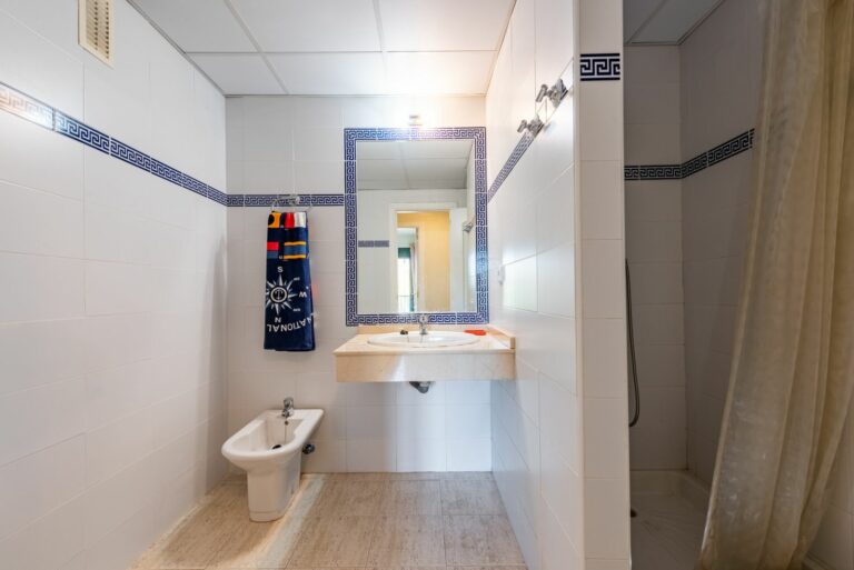 aa04e831d92b4653f1c288f038c2cb9f - 13