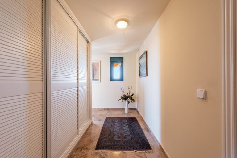 aa04e831d92b4653f1c288f038c2cb9f - 9