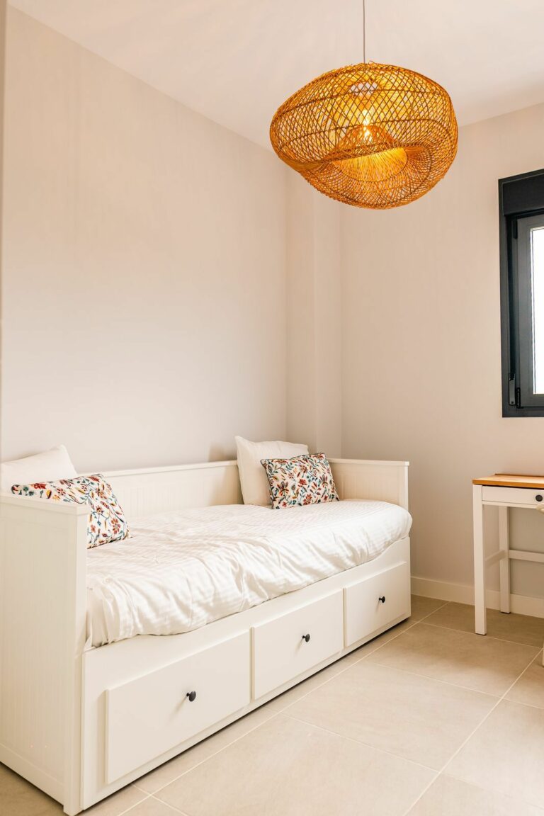 aa5fafcfc6c44adf465f0e73d5c9a052 - 13