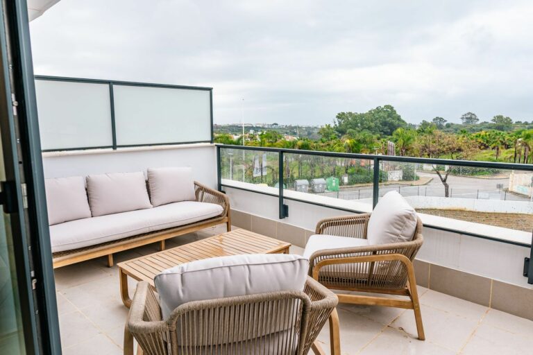 aa5fafcfc6c44adf465f0e73d5c9a052 - 2