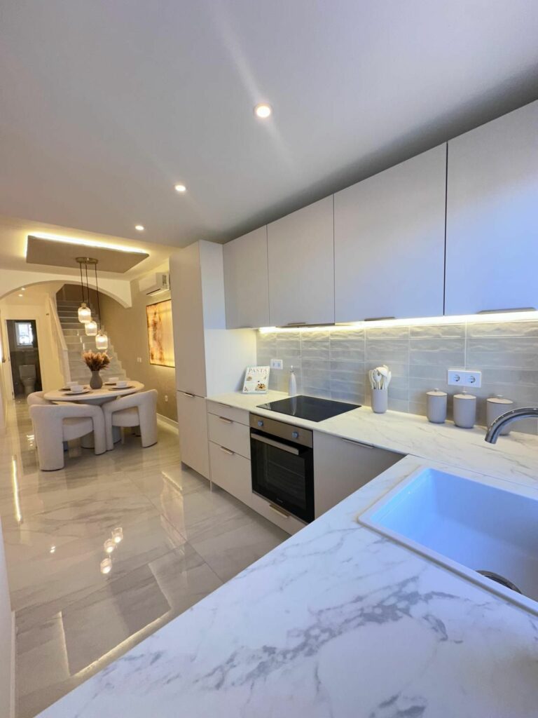 aa9dfe7169ebc5bbad5e42d210e386be - 4