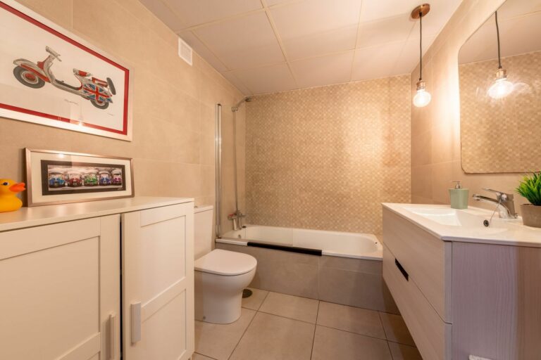 ab1ed2bec90d98697e426506af7a76f5 - 12