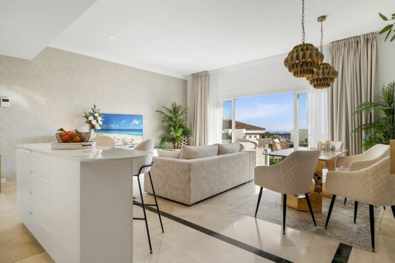 ab373a8b7125f16c5b4e28739180b44e - 16