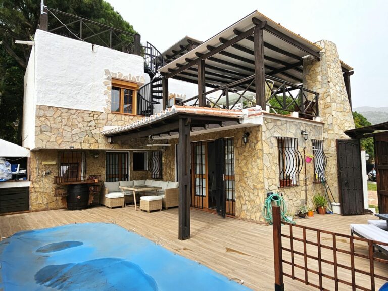 abcce76495c828e9c0400ea8e0abdcd9 - 1