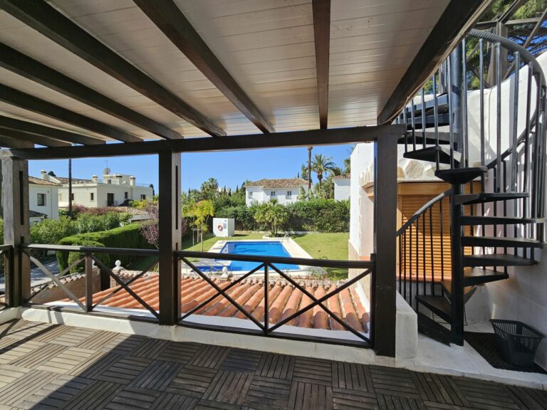 abcce76495c828e9c0400ea8e0abdcd9 - 2