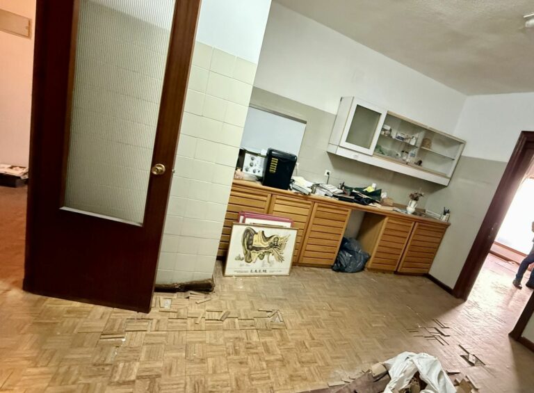 aec73024fb32d1721f8ffb17e6152e77 - 9